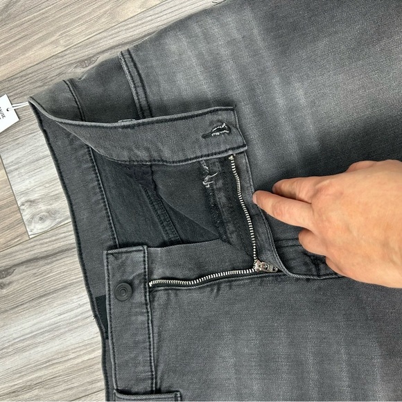 NWT Hudson Jada passage high rise denim shorts size 31 raw hem 8”inseam - Picture 4 of 13